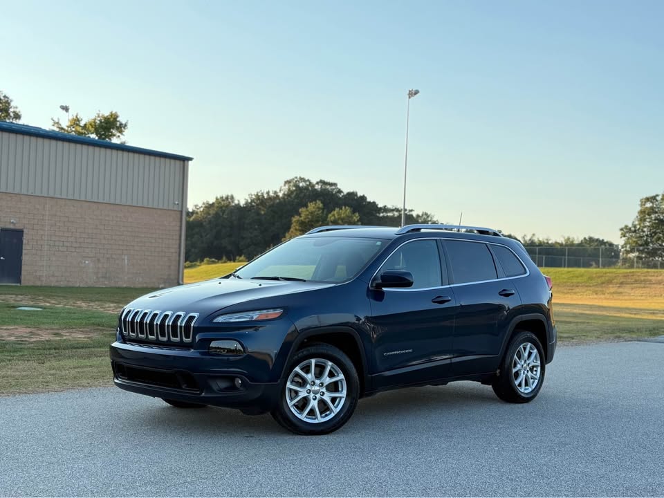 Jeep Cherokee Latitude Sport (2018) - Gasoline