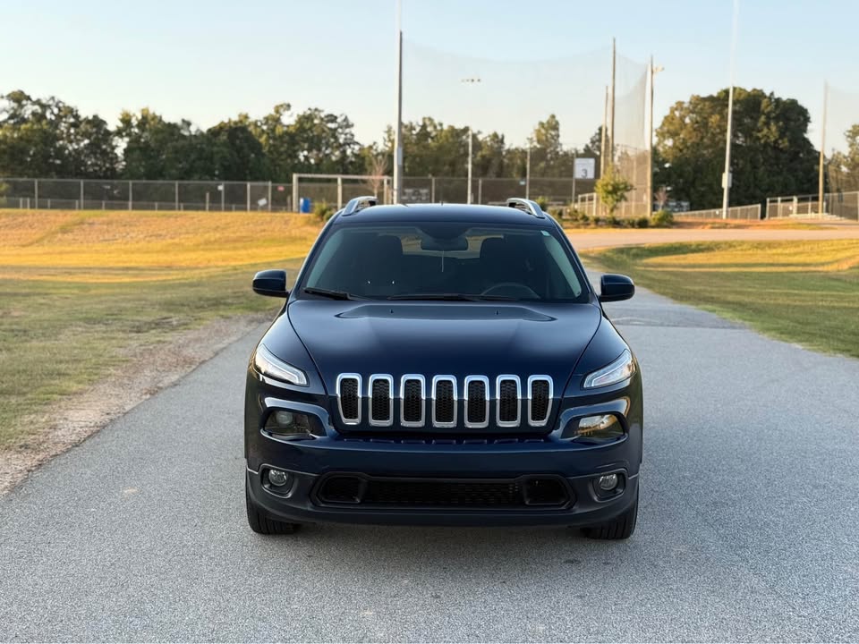Jeep Cherokee Latitude Sport (2018) - Gasoline