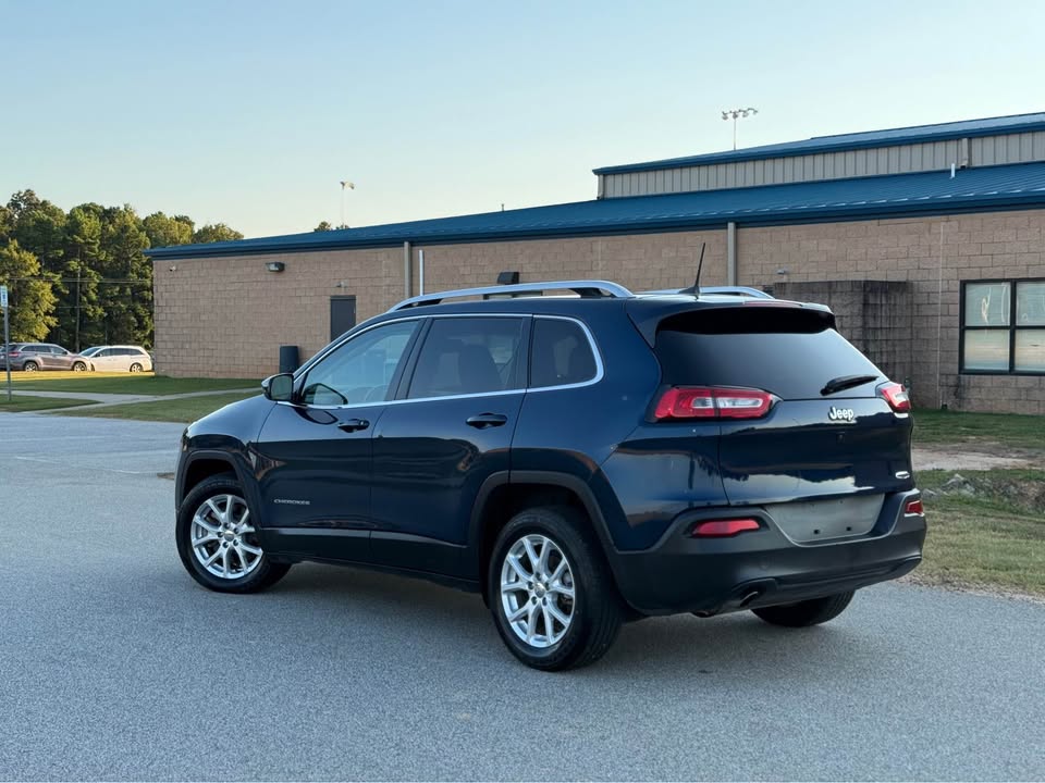 Jeep Cherokee Latitude Sport (2018) - Gasoline