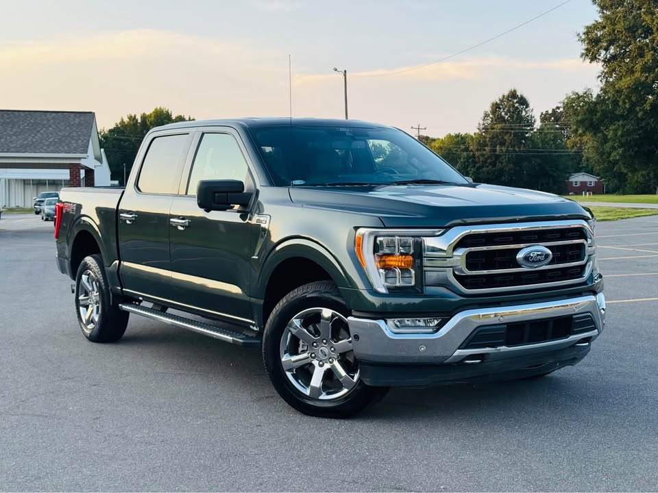 Ford F150 SuperCrew Cab XLT (2021) - Gasoline
