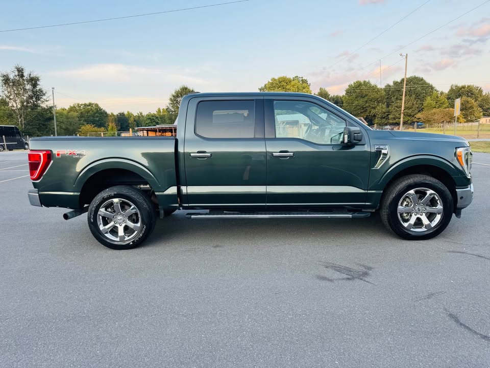 Ford F150 SuperCrew Cab XLT (2021) - Gasoline