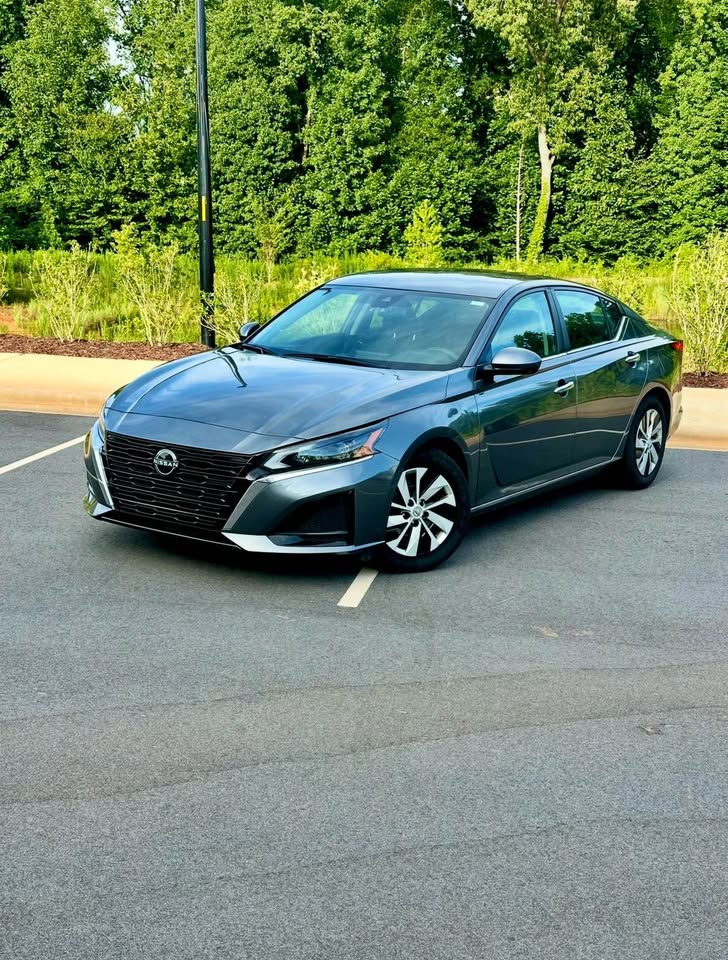 Nissan Altima S (2023) - Gasoline