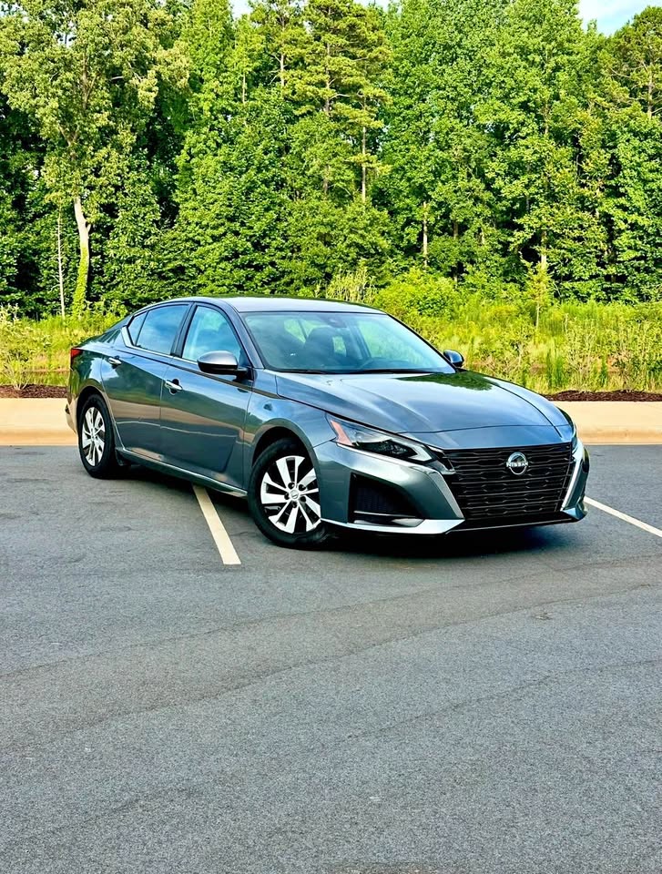 Nissan Altima S (2023) - Gasoline