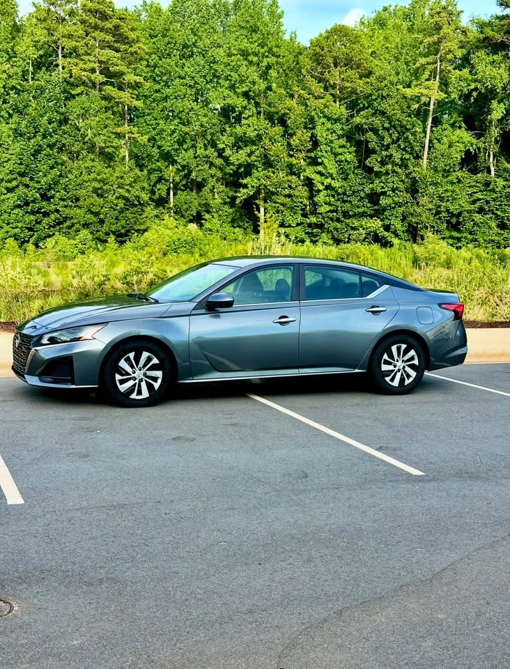 Nissan Altima S (2023) - Gasoline