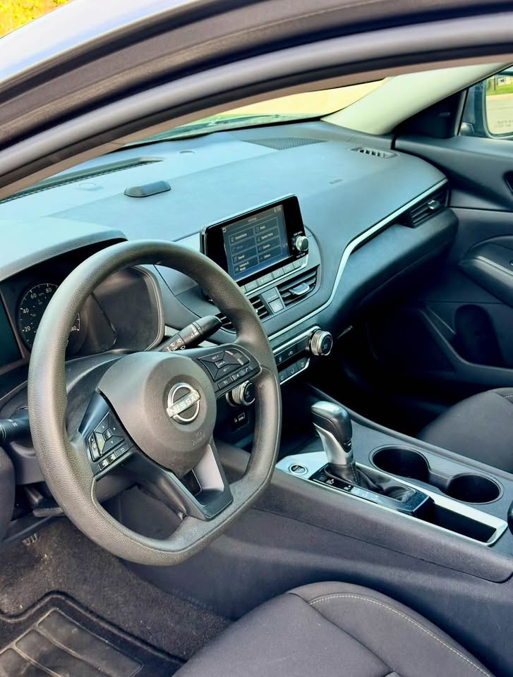 Nissan Altima S (2023) - Gasoline