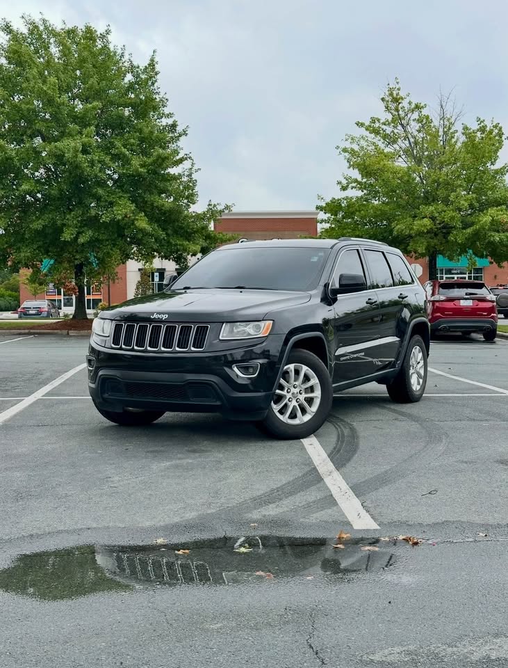 Jeep Grand Cherokee Laredo (2016) - Gasoline