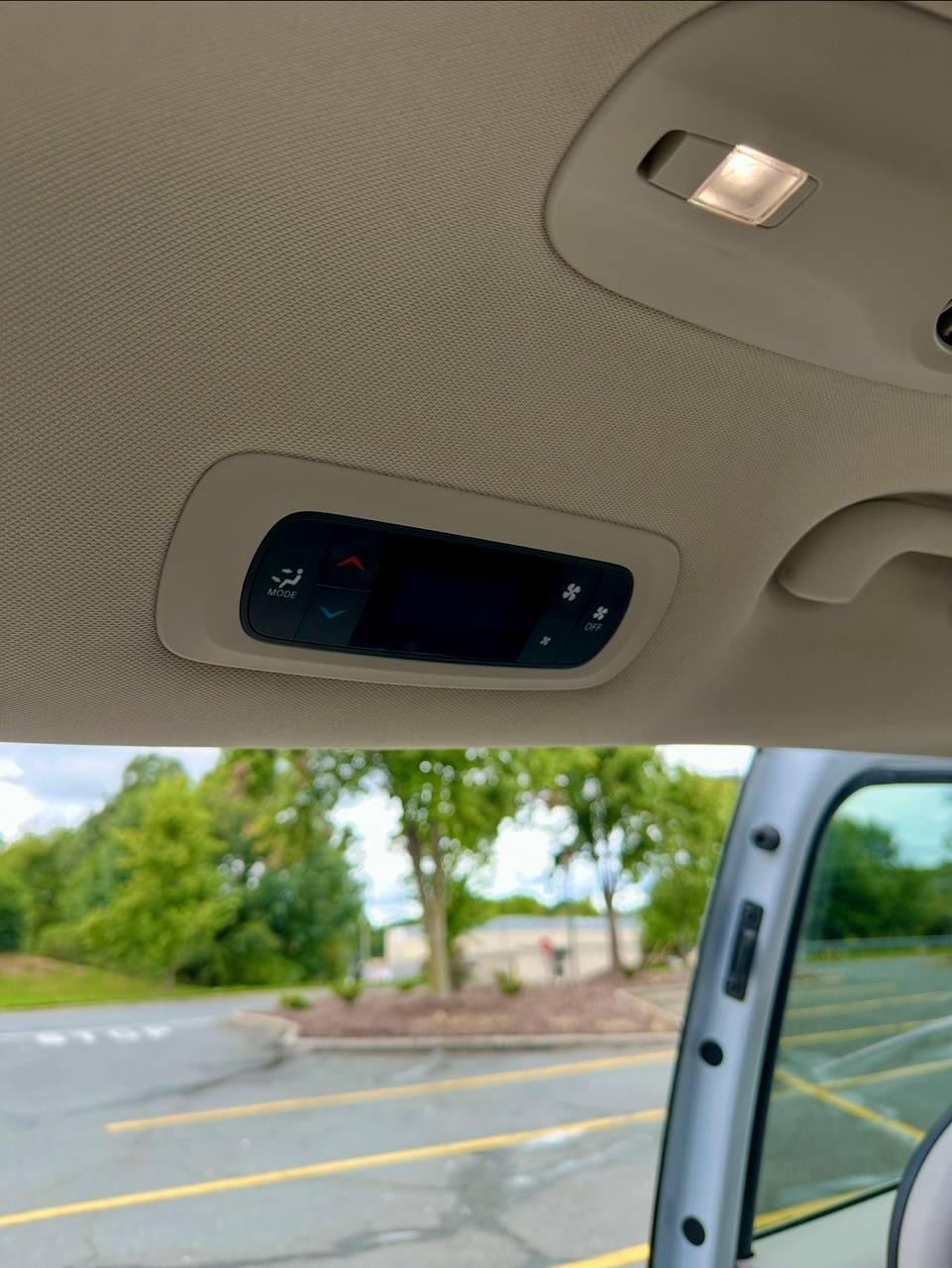 Chrysler Voyager LX (2023) - Gasoline