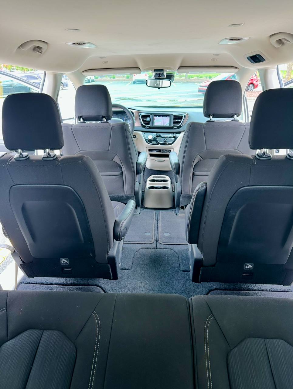 Chrysler Voyager LX (2023) - Gasoline