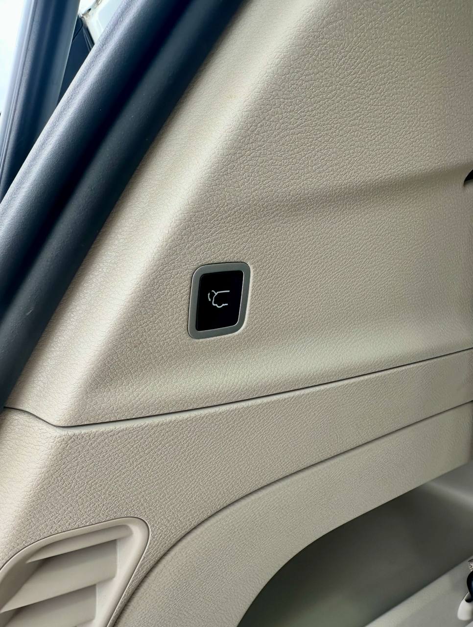 Chrysler Voyager LX (2023) - Gasoline