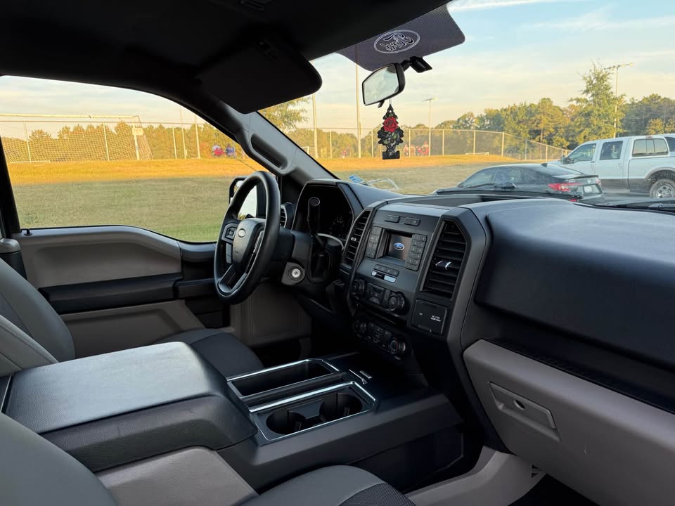 Ford F150 Super Cab XL (2018) - Gasoline