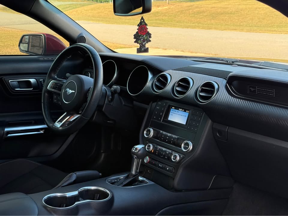 Ford Mustang (2020) - Gasoline