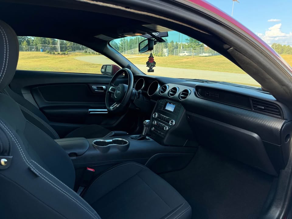 Ford Mustang (2020) - Gasoline