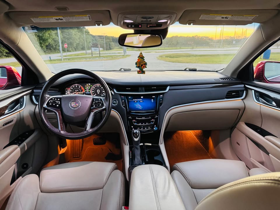 Cadillac XTS Premium Collection (2013) - Gasoline