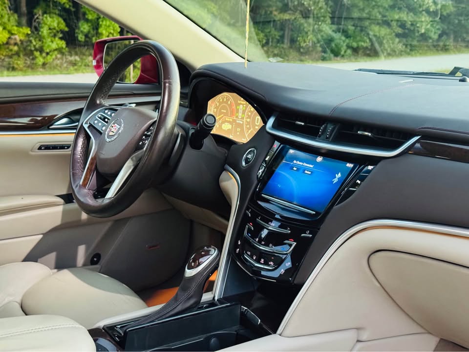 Cadillac XTS Premium Collection (2013) - Gasoline