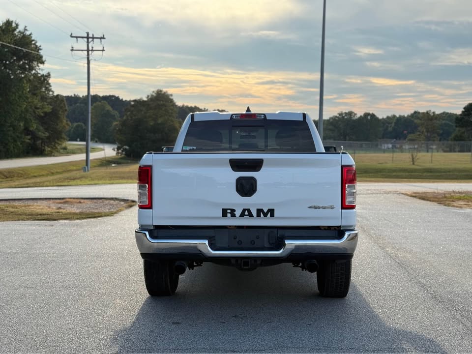 Ram 1500 Classic Tradesman Quad Cab (2019) - Gasoline