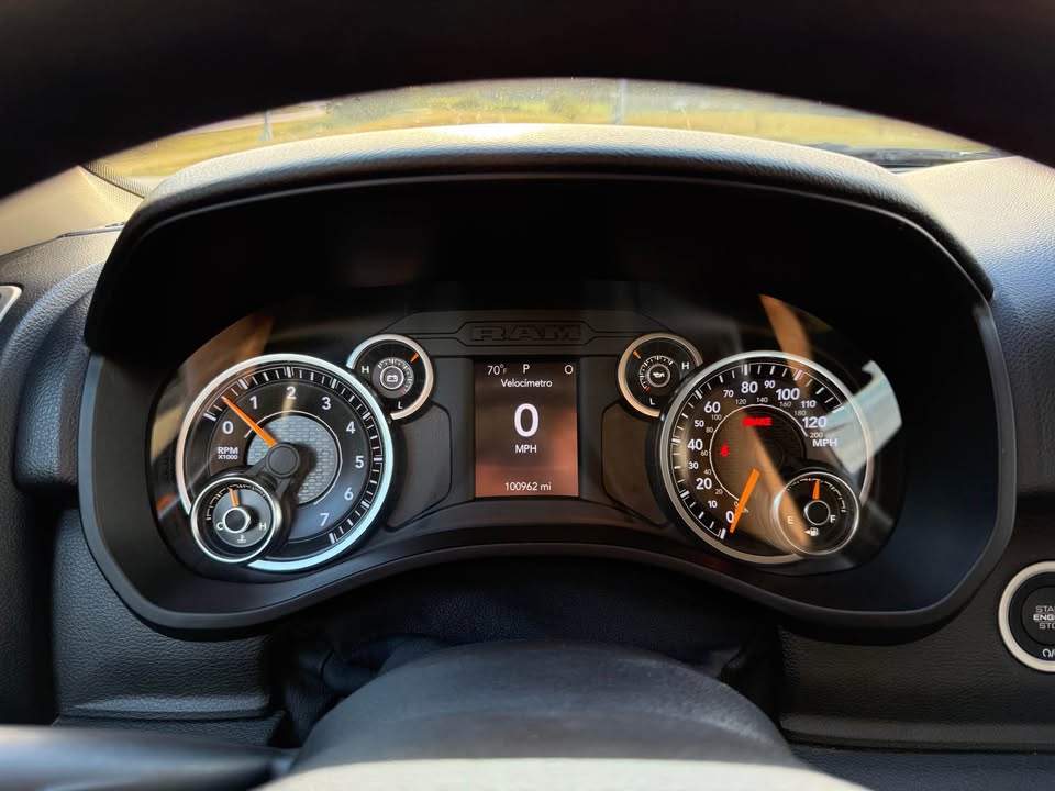 Ram 1500 Classic Tradesman Quad Cab (2019) - Gasoline