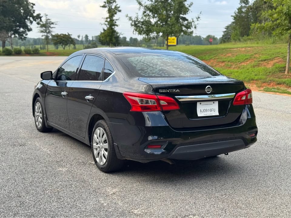 Nissan Sentra S (2018) - Gasoline