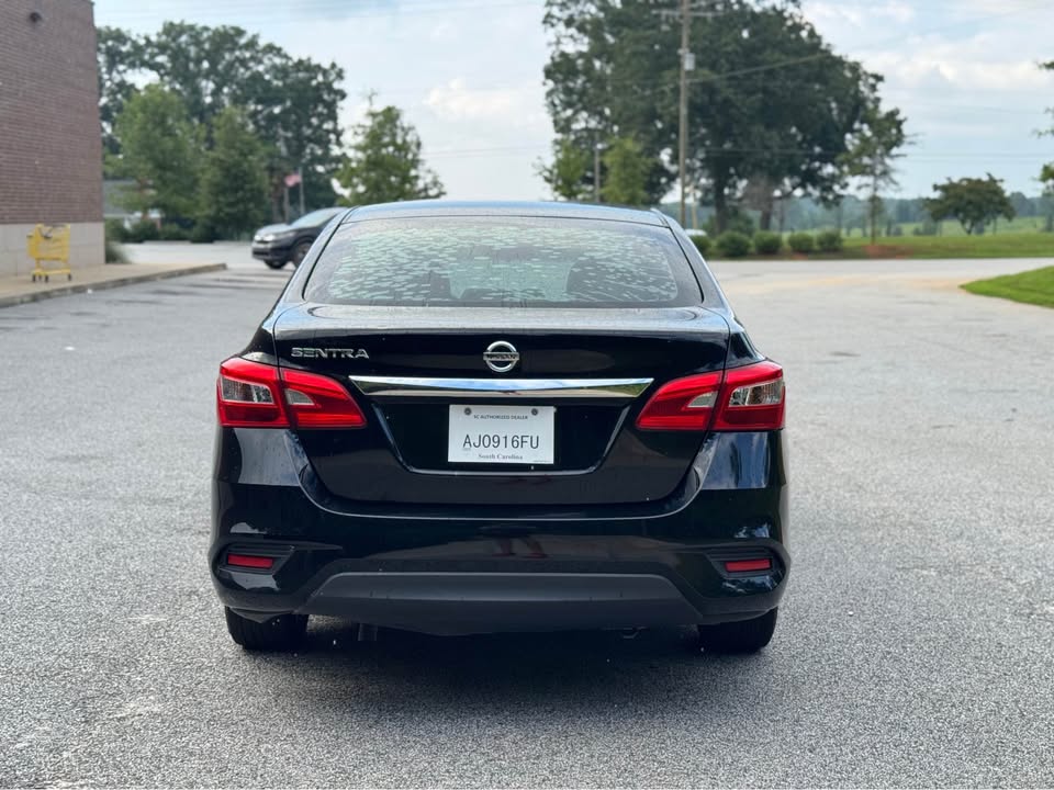 Nissan Sentra S (2018) - Gasoline