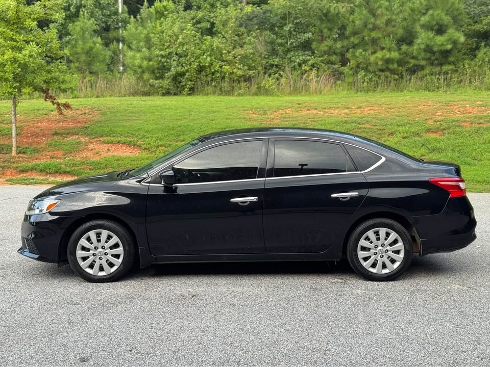 Nissan Sentra S (2018) - Gasoline