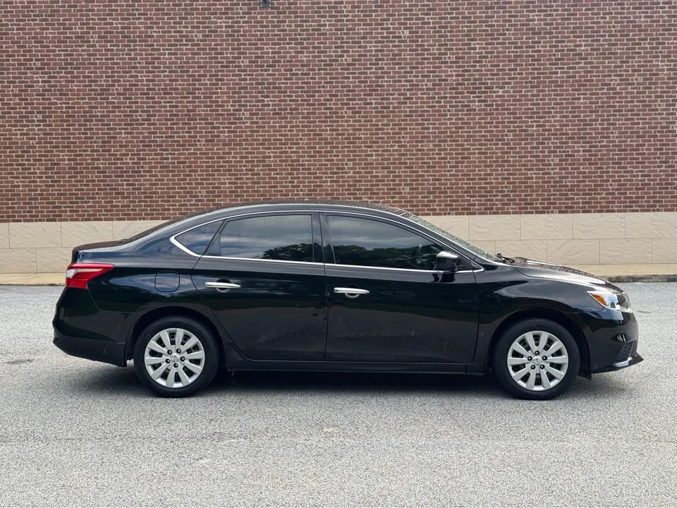 Nissan Sentra S (2018) - Gasoline