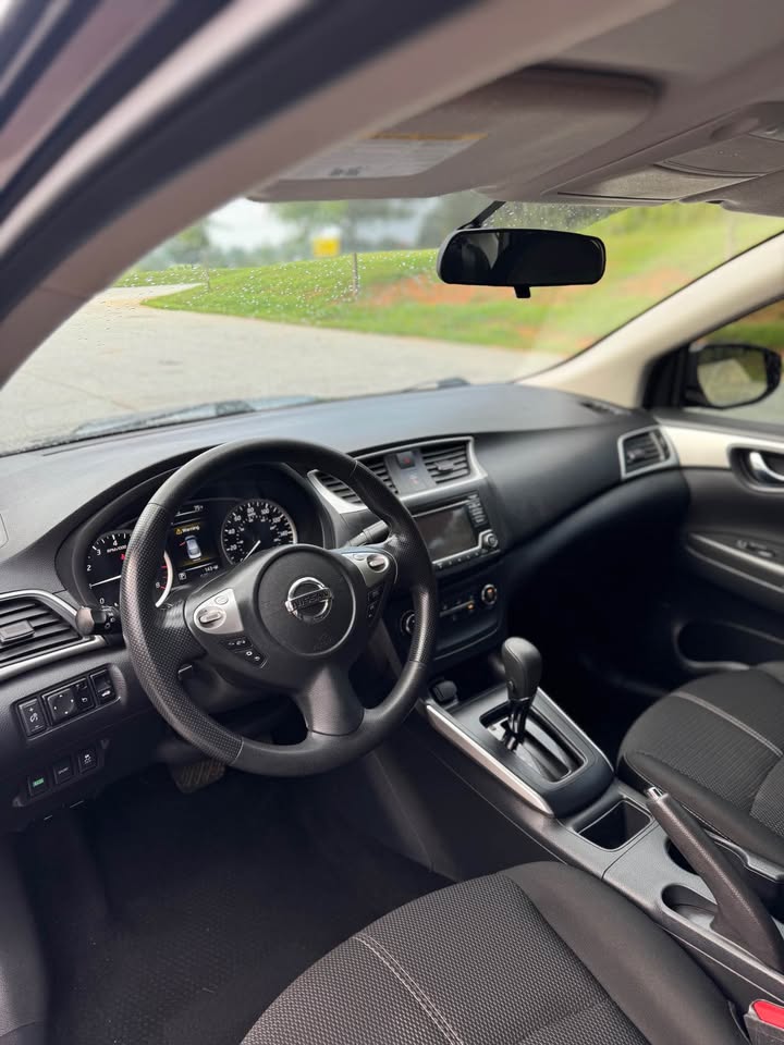 Nissan Sentra S (2018) - Gasoline