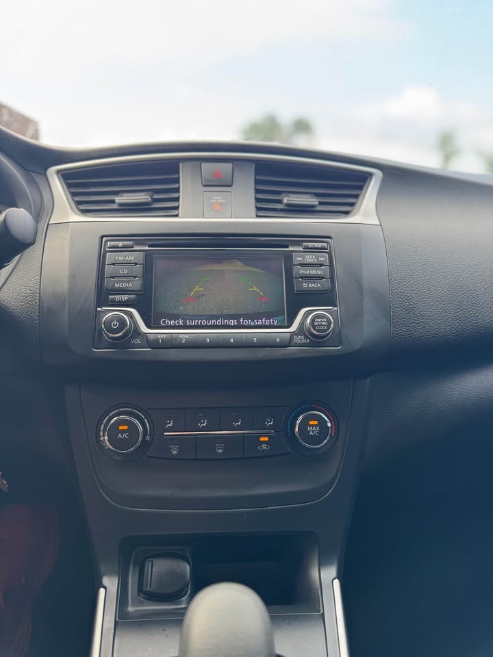 Nissan Sentra S (2018) - Gasoline