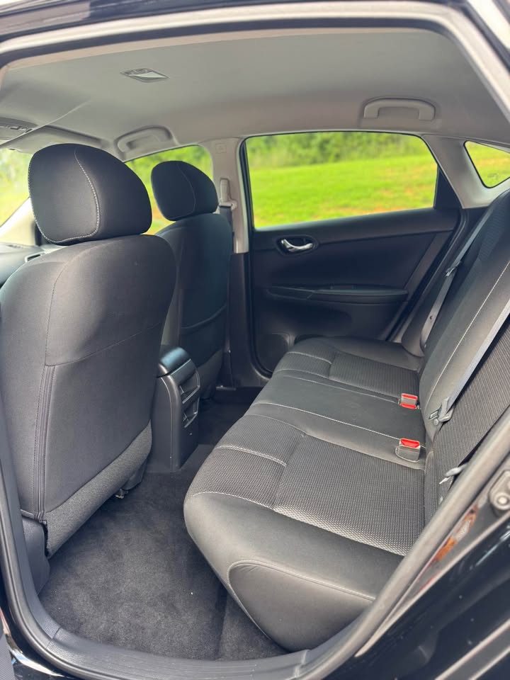 Nissan Sentra S (2018) - Gasoline