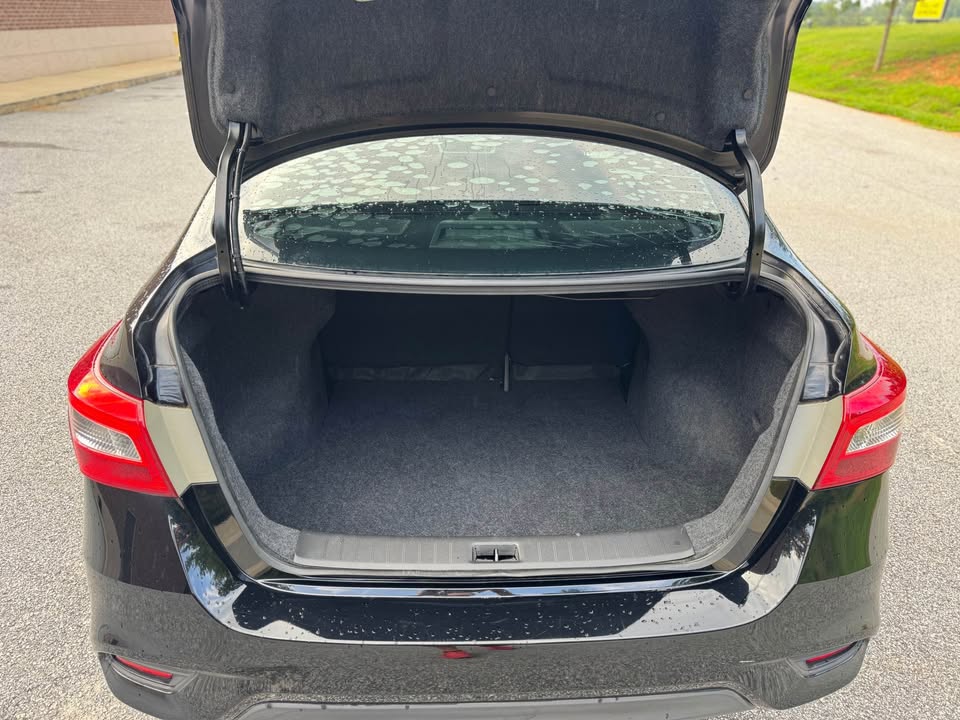 Nissan Sentra S (2018) - Gasoline