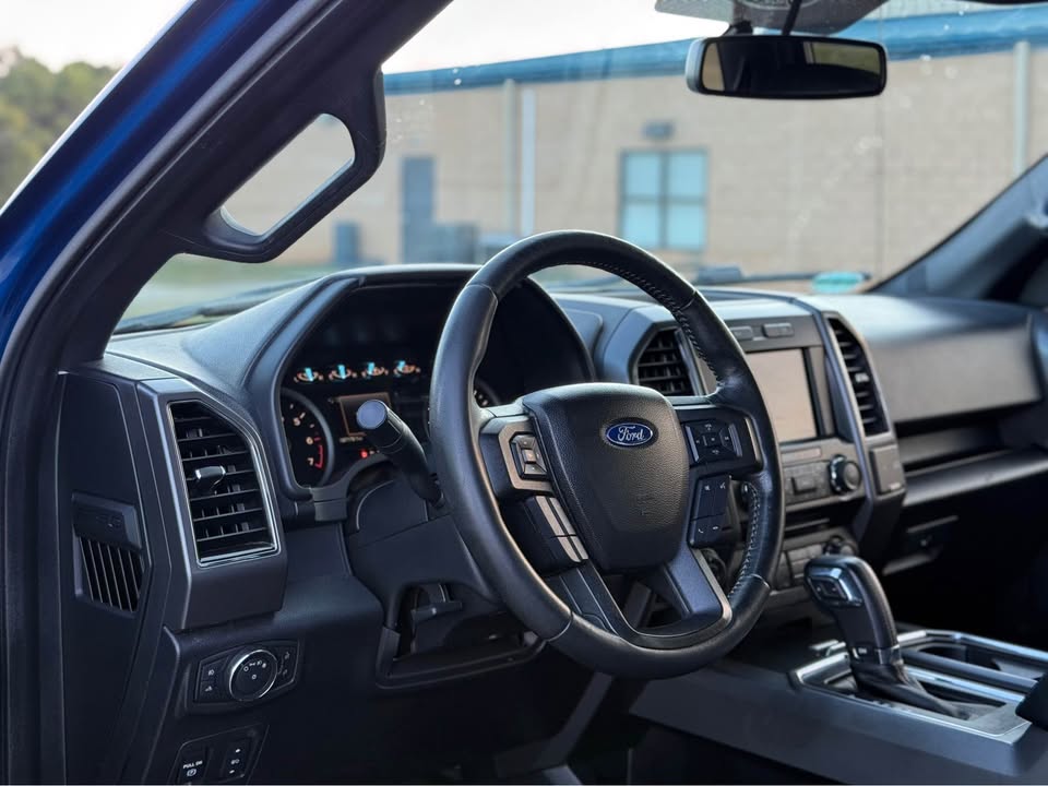 Ford F150 SuperCrew Cab XLT (2018) - Gasoline