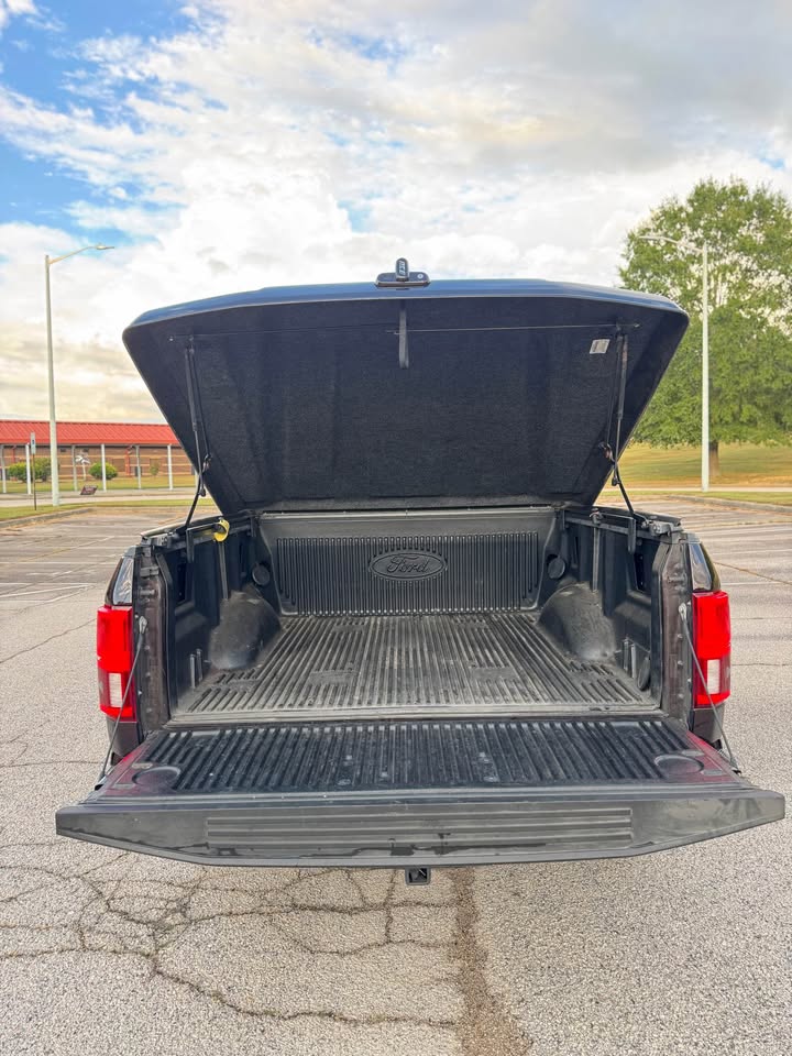 Ford F150 SuperCrew Cab XLT (2018) - Gasoline