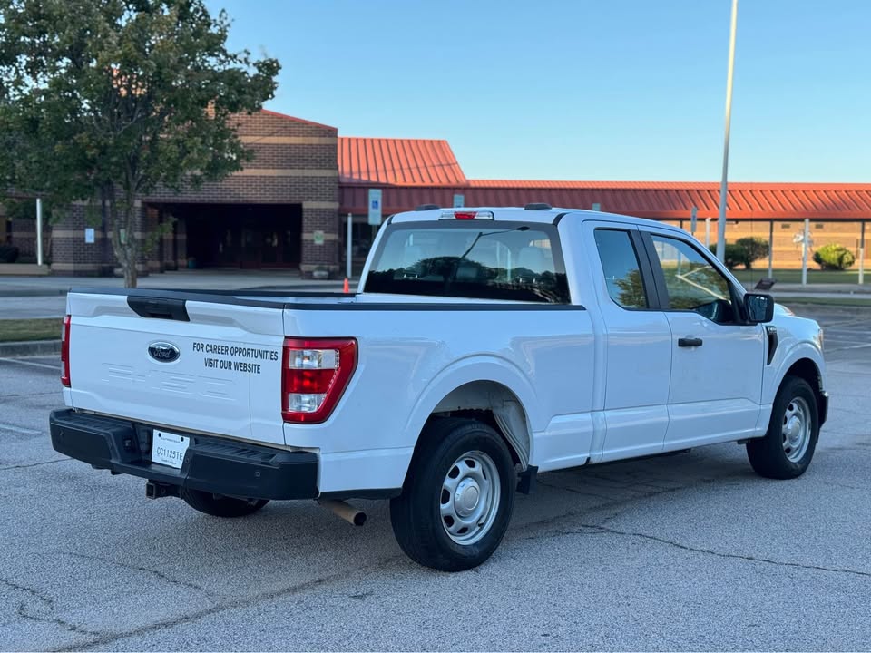Ford F150 Super Cab XL (2021) - Gasoline