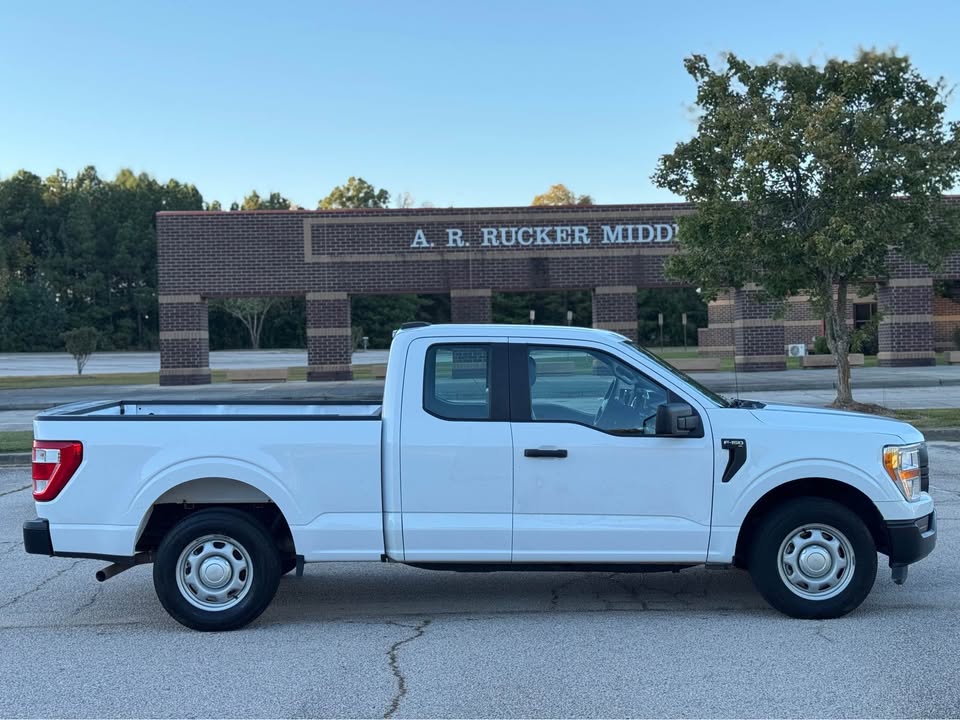 Ford F150 Super Cab XL (2021) - Gasoline