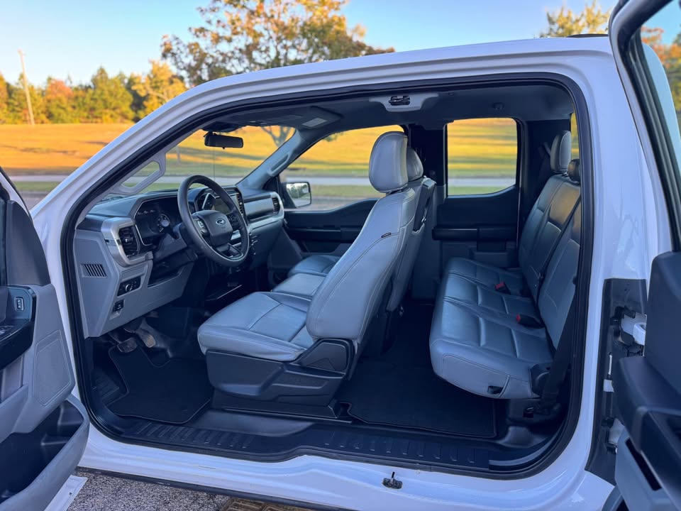 Ford F150 Super Cab XL (2021) - Gasoline