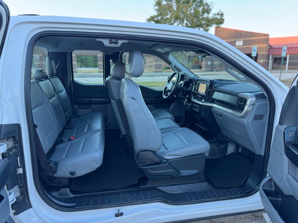 Ford F150 Super Cab XL (2021) - Gasoline