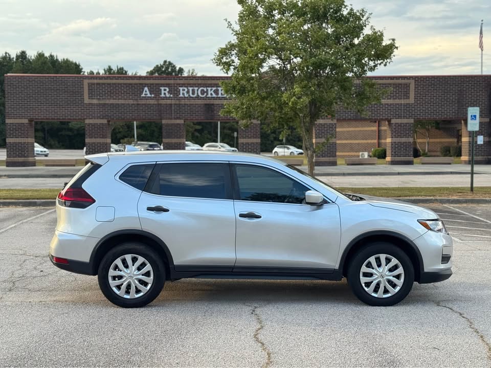 Nissan Rogue S (2020) - Gasoline