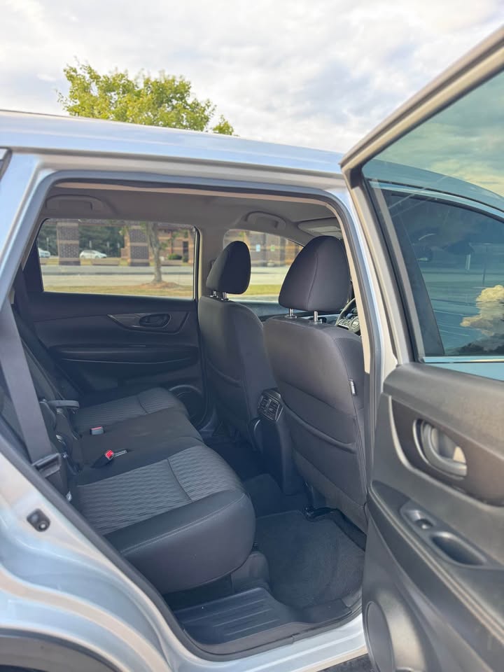 Nissan Rogue S (2020) - Gasoline