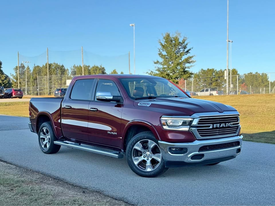 Ram 1500 Crew Cab Laramie (2019) - Gasoline