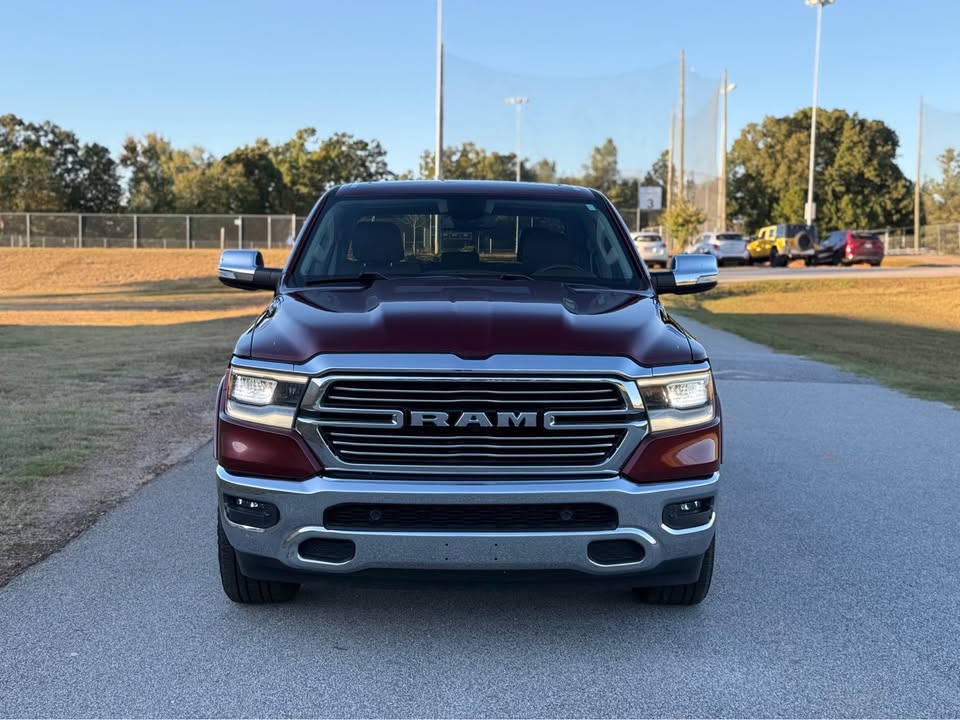 Ram 1500 Crew Cab Laramie (2019) - Gasoline