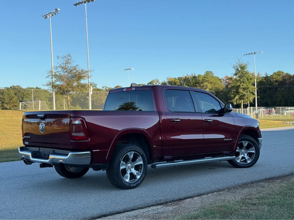 Ram 1500 Crew Cab Laramie (2019) - Gasoline