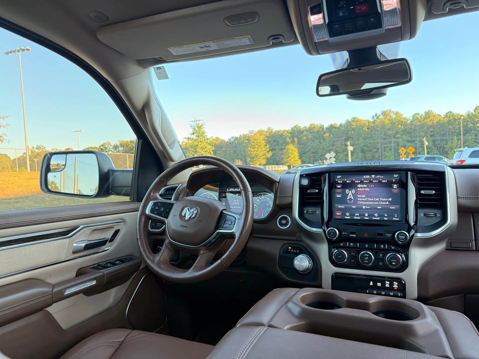 Ram 1500 Crew Cab Laramie (2019) - Gasoline