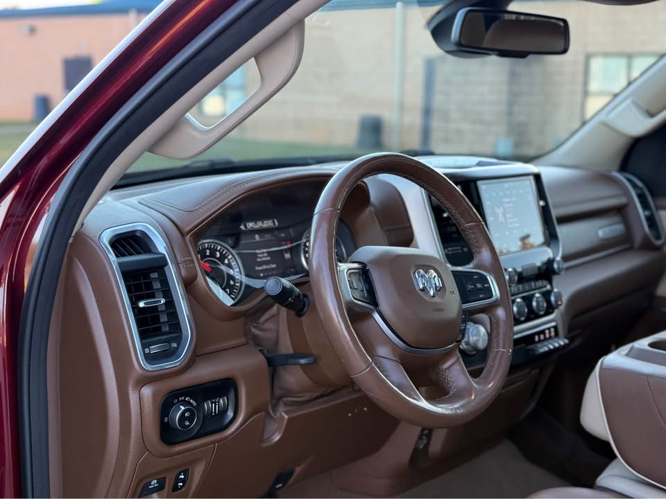Ram 1500 Crew Cab Laramie (2019) - Gasoline