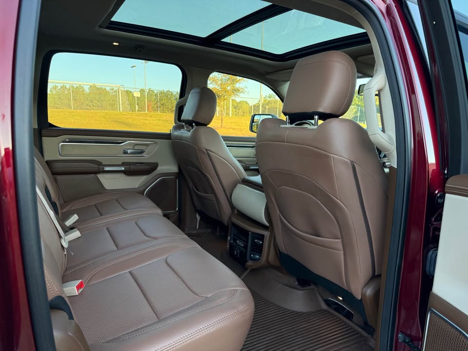 Ram 1500 Crew Cab Laramie (2019) - Gasoline