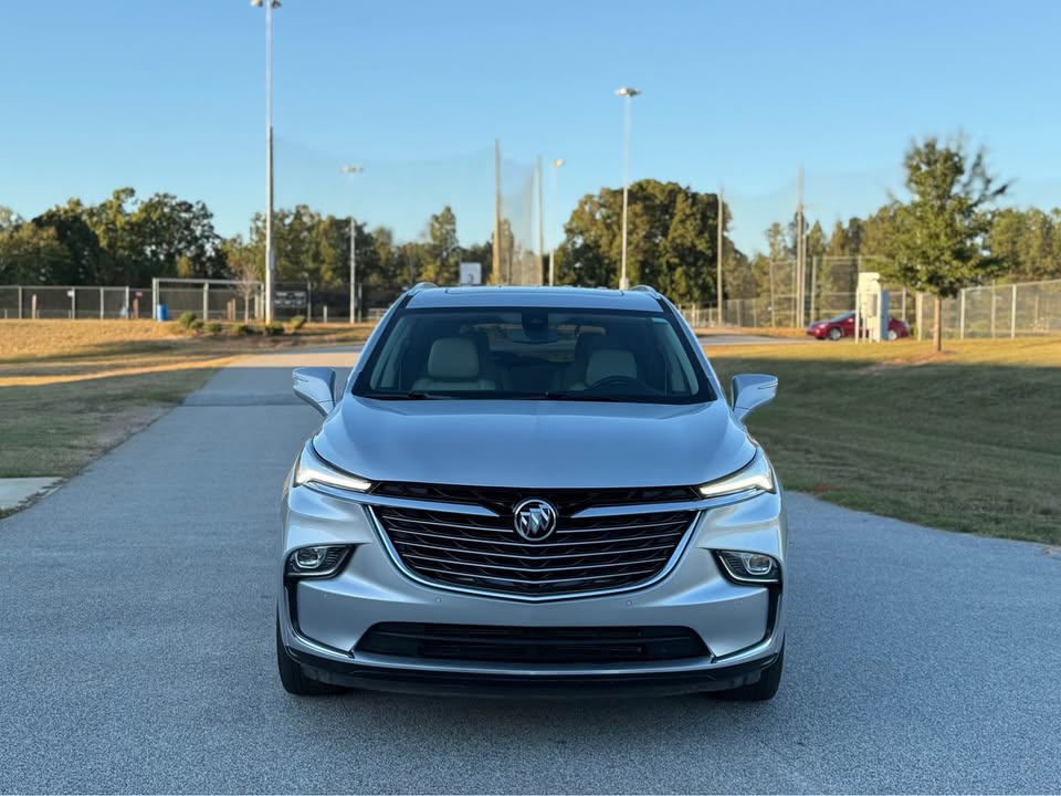 Buick Enclave Essence (2022) - Gasoline