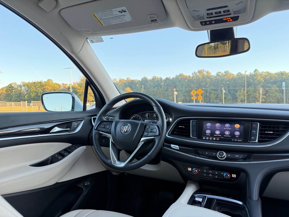 Buick Enclave Essence (2022) - Gasoline