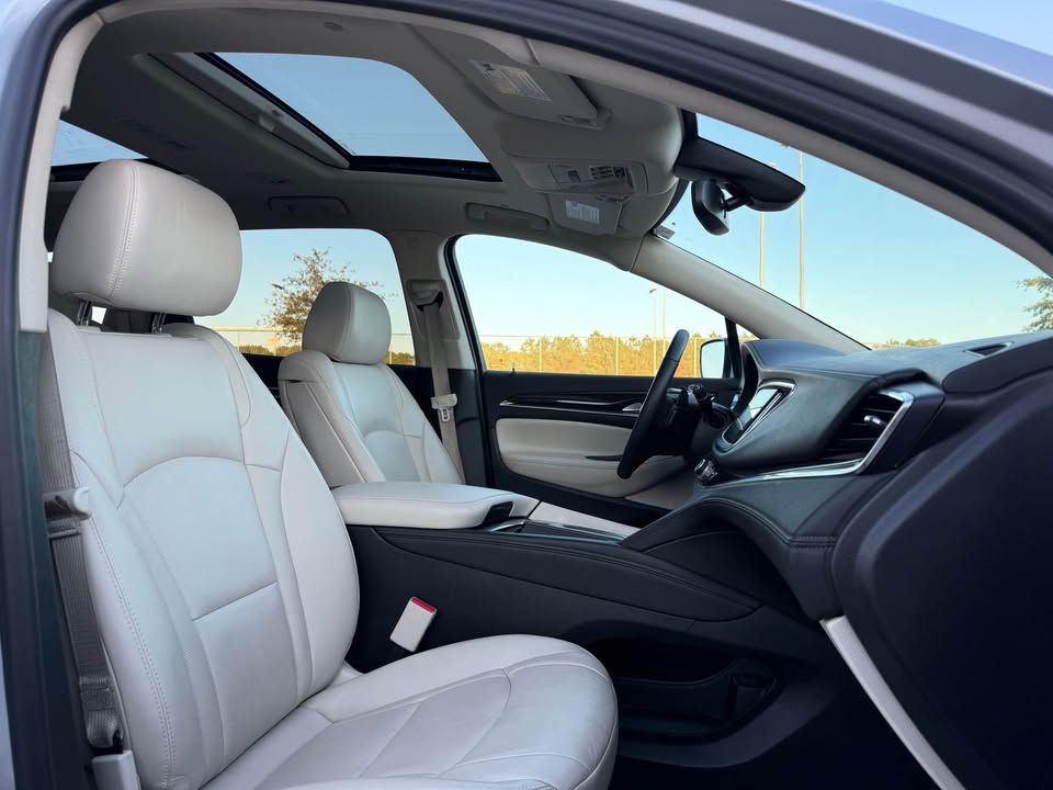 Buick Enclave Essence (2022) - Gasoline
