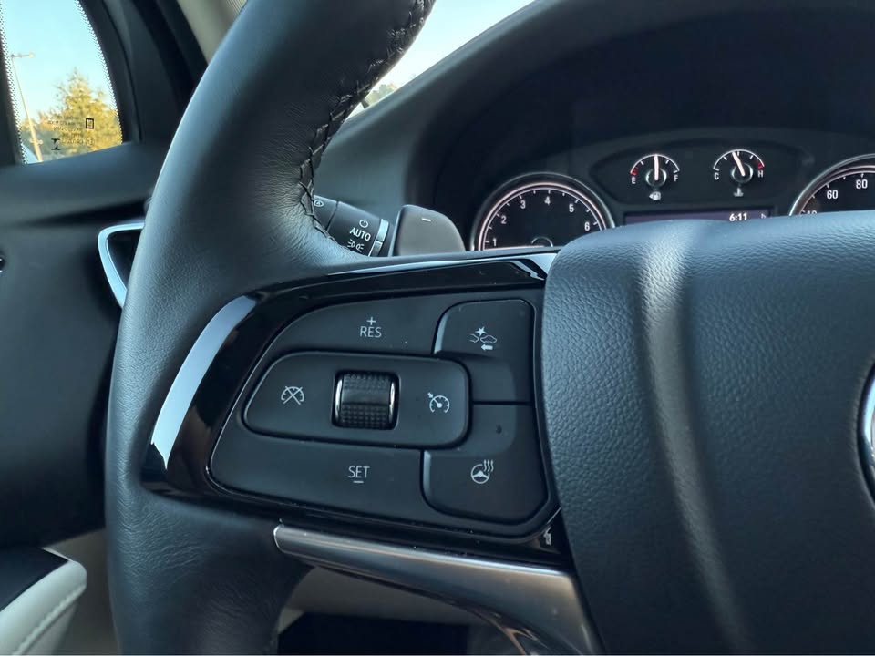 Buick Enclave Essence (2022) - Gasoline