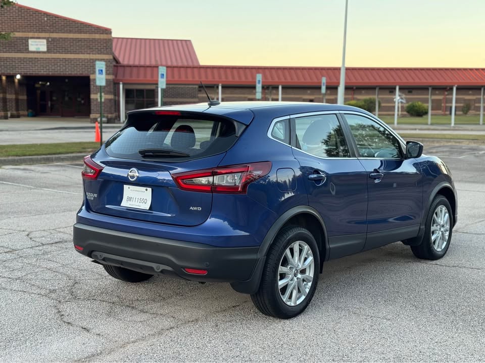 Nissan Rogue Sport S (2022) - Gasoline