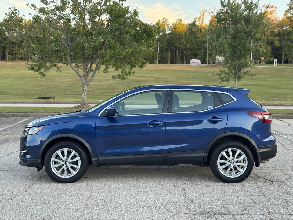Nissan Rogue Sport S (2022) - Gasoline