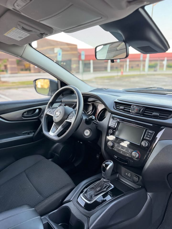 Nissan Rogue Sport S (2022) - Gasoline